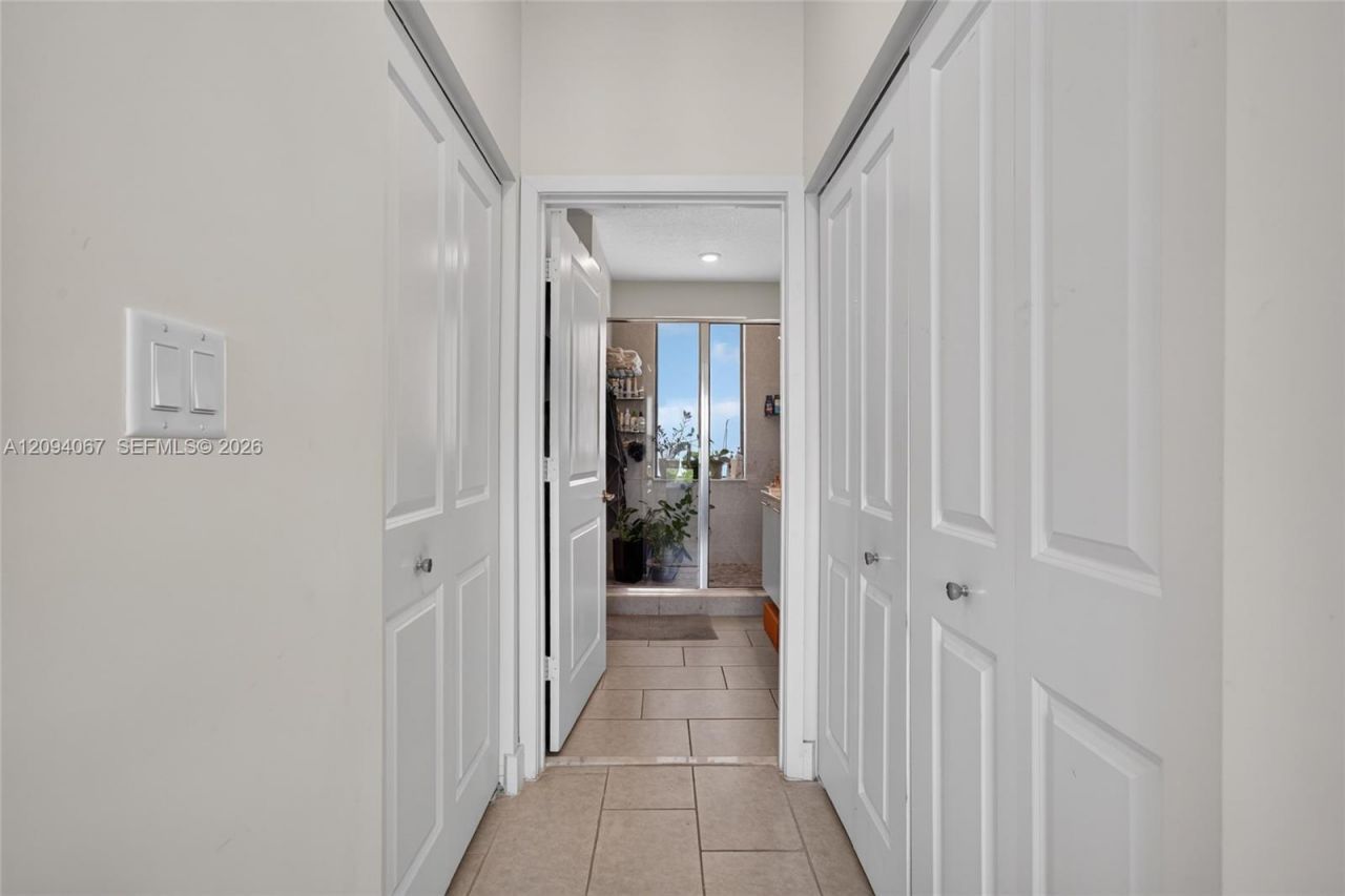 8167 NW 41st St , Unit E-208, Doral, FL 33166 Photo