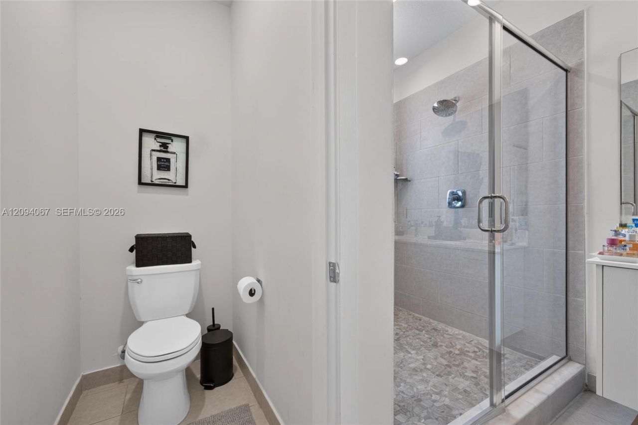 8167 NW 41st St , Unit E-208, Doral, FL 33166 Photo