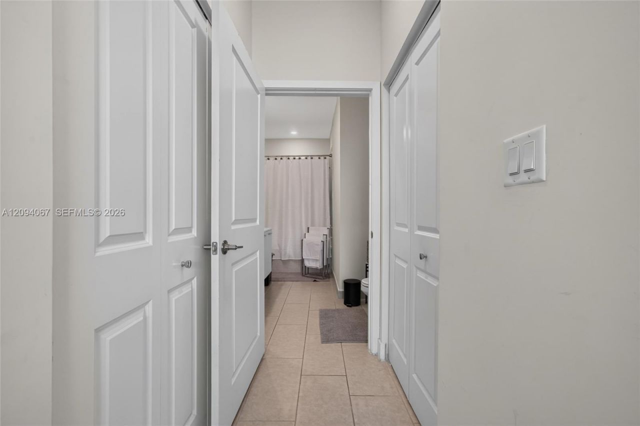 8167 NW 41st St , Unit E-208, Doral, FL 33166 Photo