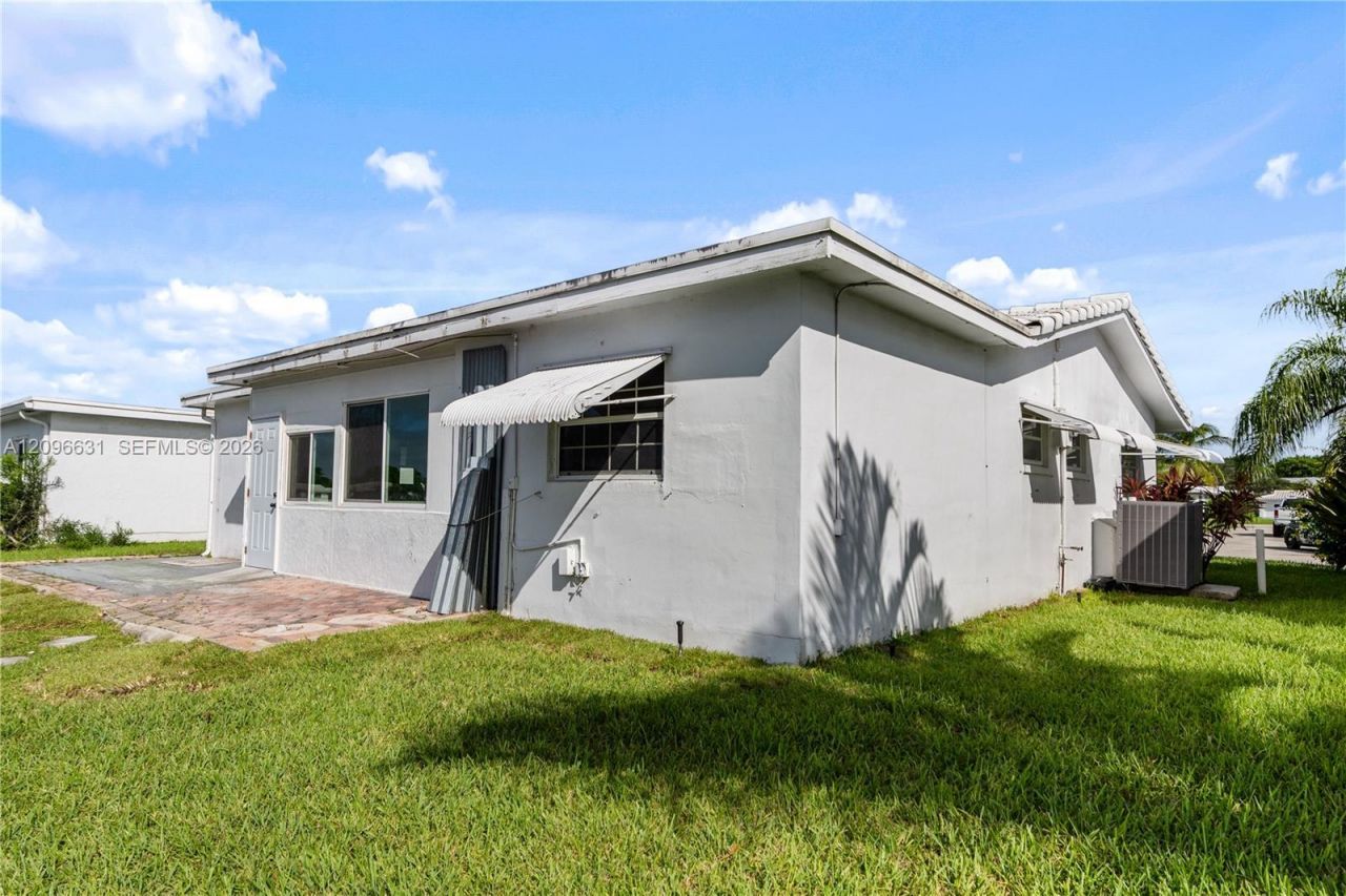 8300 NW 59th Street, Tamarac, FL 33321 Photo