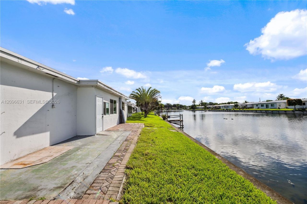 8300 NW 59th Street, Tamarac, FL 33321 Photo