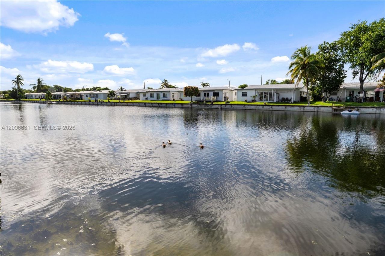 8300 NW 59th Street, Tamarac, FL 33321 Photo