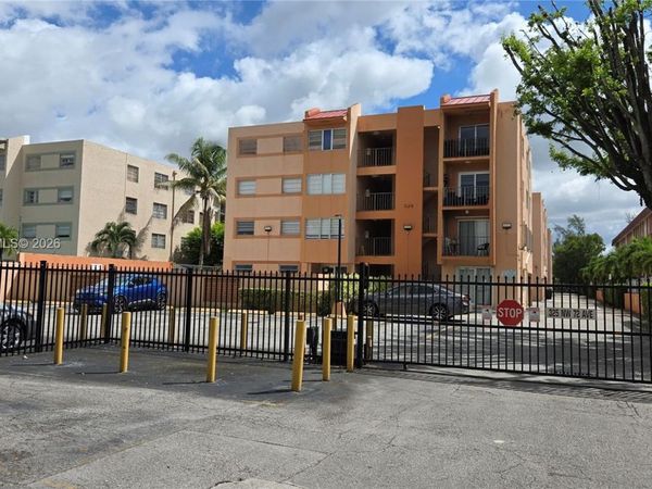 325 NW 72nd Ave , Unit 301, Miami, FL 33126