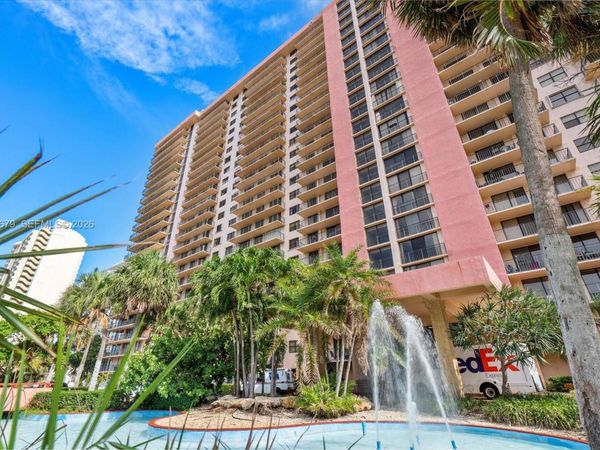 210 174th St , Unit 407, Sunny Isles Beach, FL 33160