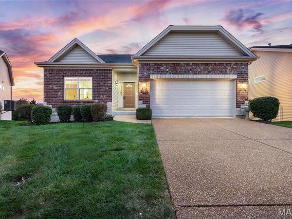 1216 Emerald Gardens Drive, St Peters, MO 63376