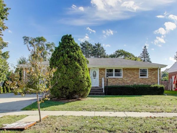 901 S Can Dota Avenue , Mount Prospect, IL 60056