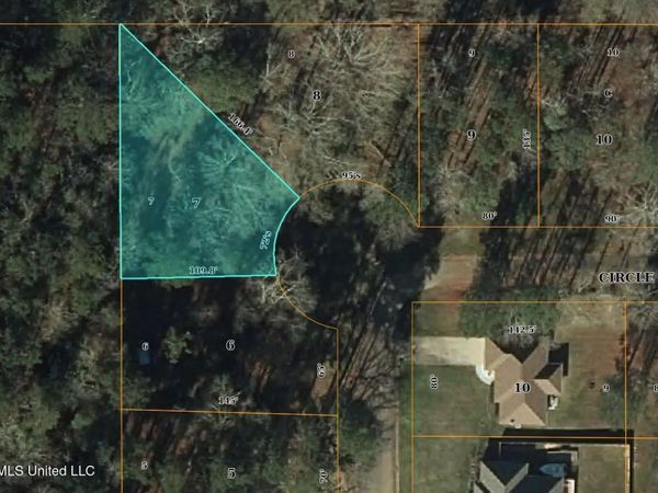SE Circle Drive, Magee, MS 39111
