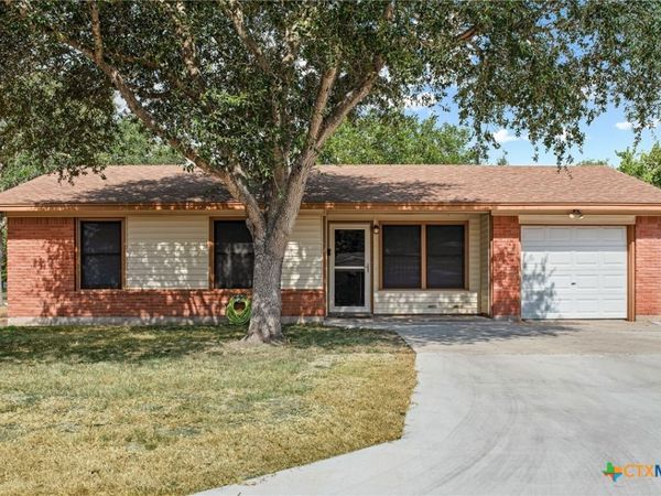 1419 Leon Drive , Port Lavaca, TX 77979
