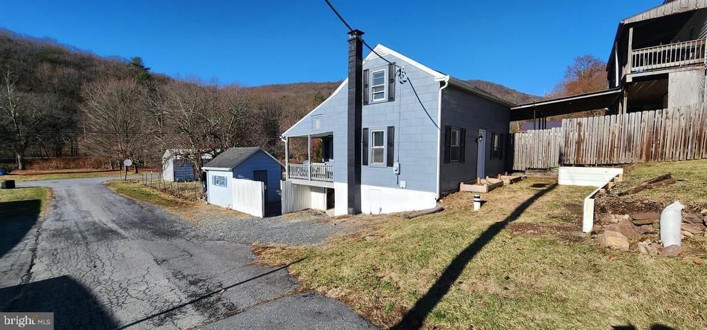 1 VINE STREET, PORT CLINTON, PA 19549
