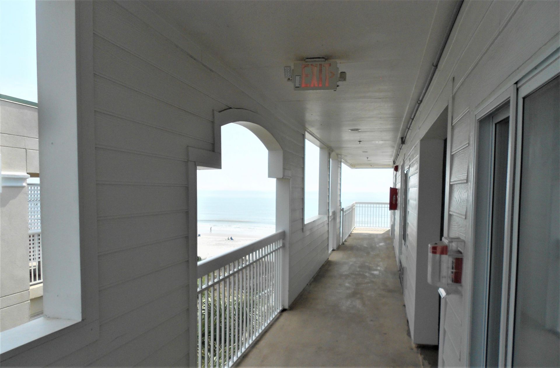 1004 Ocean Boulevard Photo 6