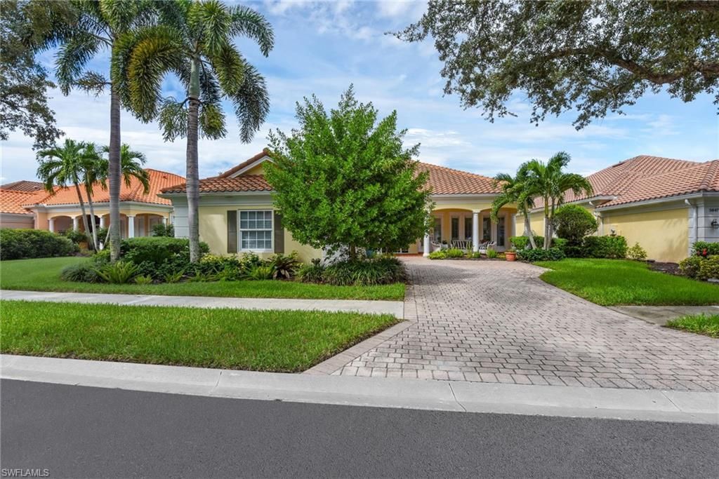 5843 Charlton Way, Naples, FL 34119 Photo