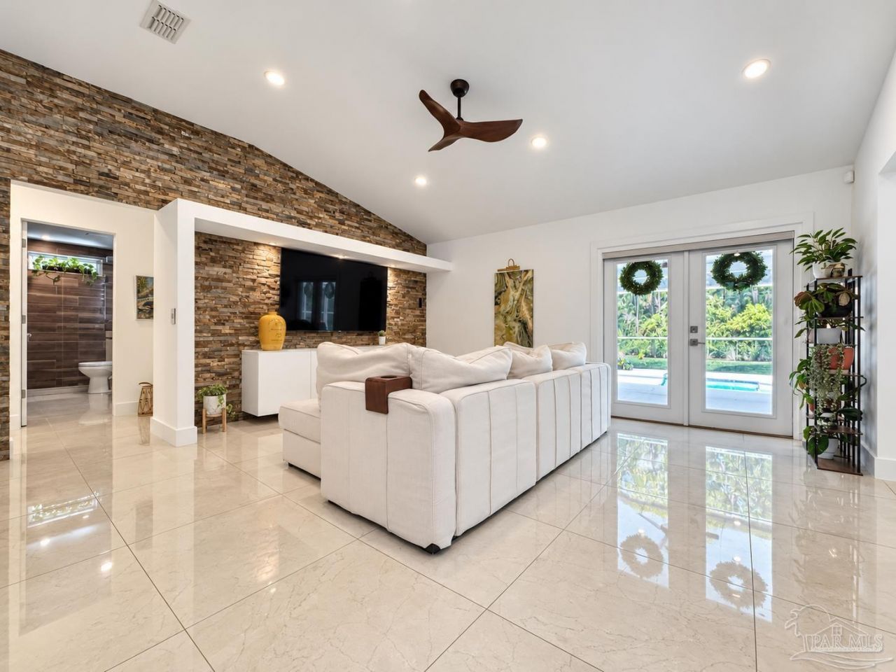 7534 Duval St, Navarre, FL 32566 Main Photo