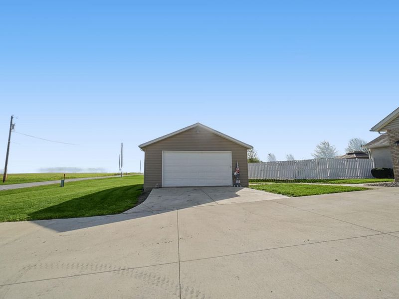 16030 Pusheta Road, Wapakoneta, OH 45895 Photo 5
