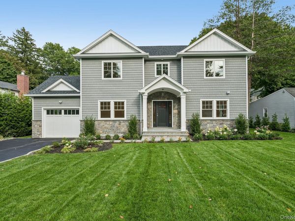 12 Orchard Meadow Road, East Williston, NY 11596