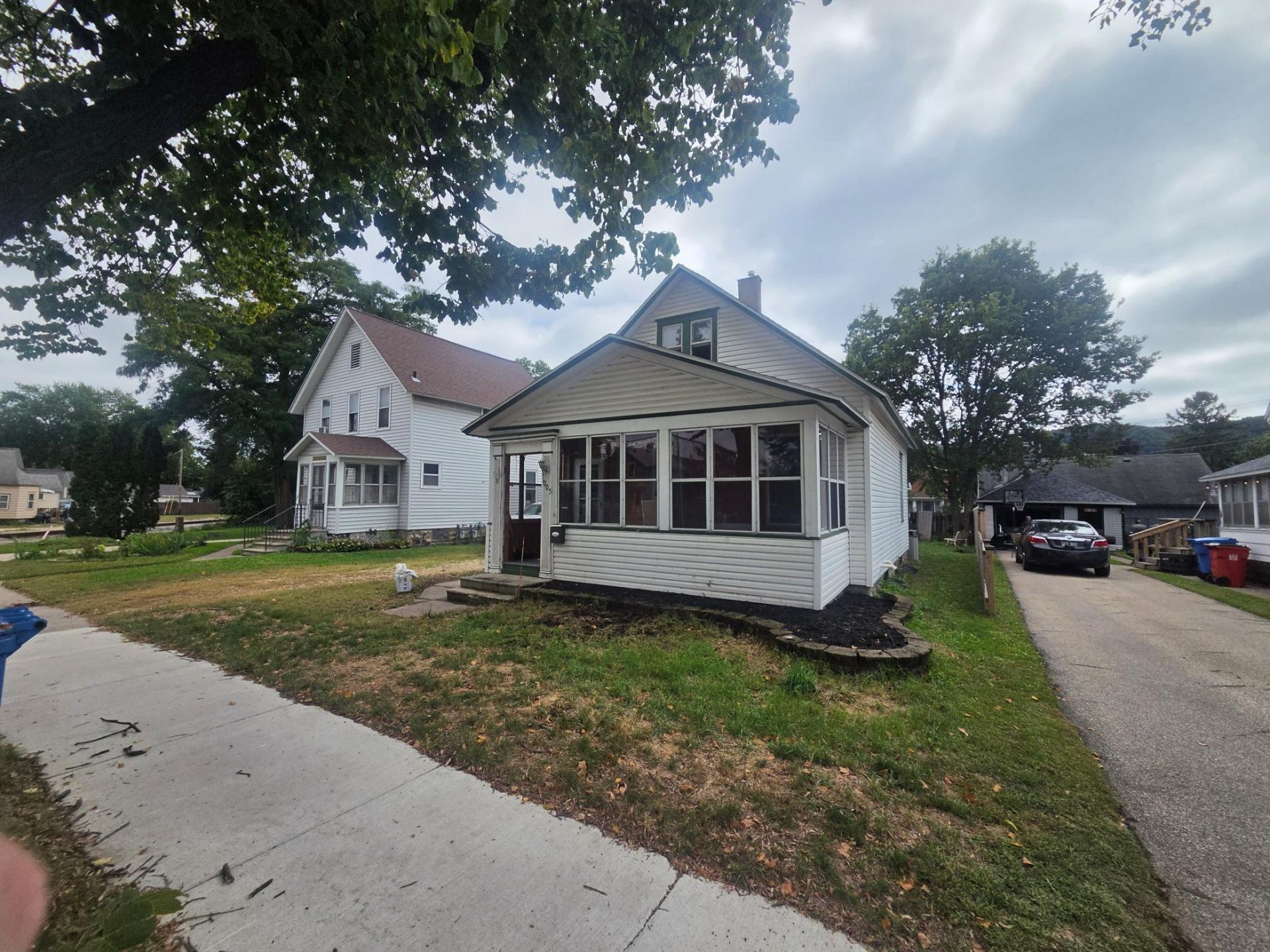 1005 W Broadway Street, Winona, MN 55987 Main Photo