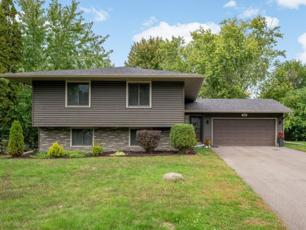 1989 Foxridge Road, Saint Paul, MN 55119