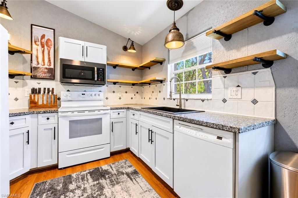 3795 Fieldstone Blvd, Unit 106, Naples, FL 34109 Photo