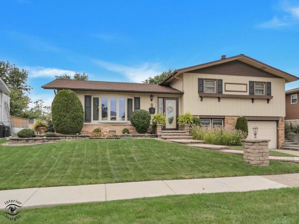 15142 Colina Avenue , Oak Forest, IL 60452