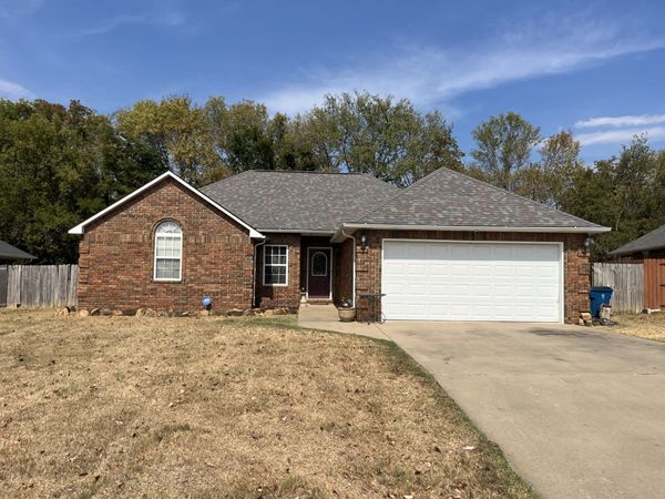 2241 Green Meadows Circle , McAlester, OK 74501