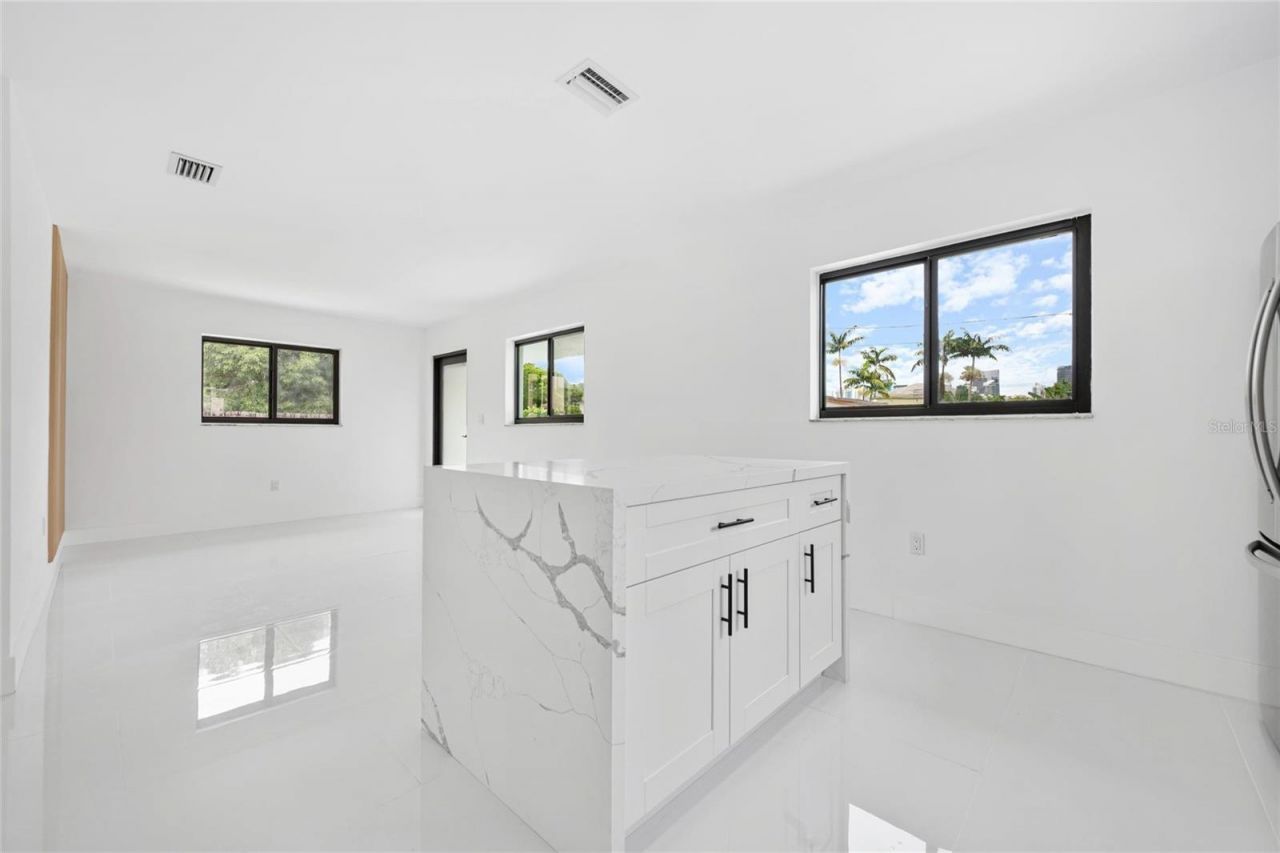 1112 SW 11th Avenue, Miami, FL 33129 Photo