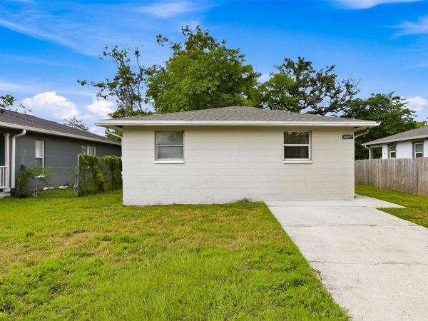 3207 E NORTH BAY STREET , TAMPA, FL 33610