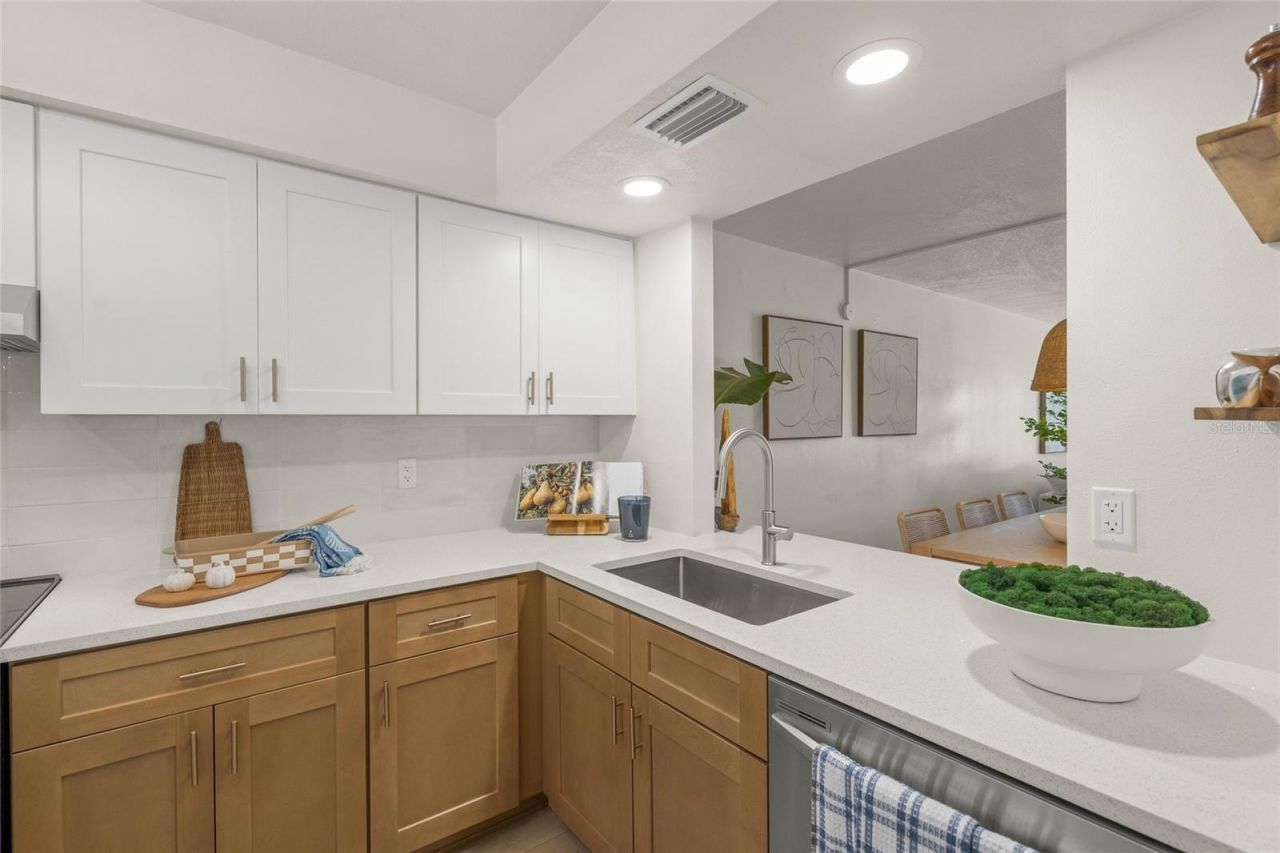 2609 Woodgate Lane, Unit K4, Sarasota, FL 34231 Photo