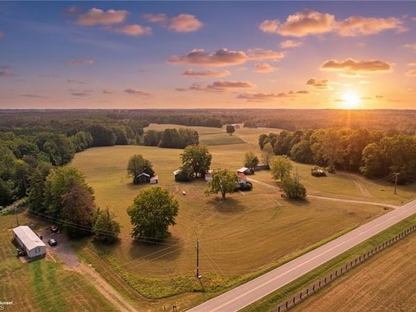 1954 Guerrant Springs Road , Ruffin, NC 27326
