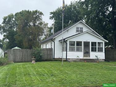 107 W Locust Street, Nickerson, NE 68044