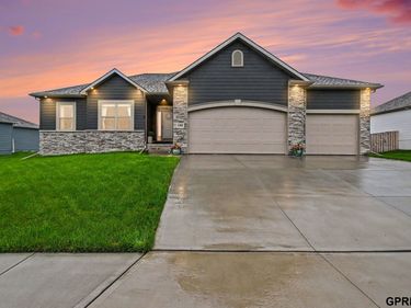 11965 S 118th Avenue, Papillion, NE 68046