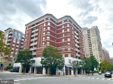 880 N POLLARD STREET, Unit 826, ARLINGTON, VA 22203