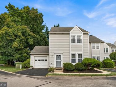 1 MAPLE DRIVE, CONSHOHOCKEN, PA 19428