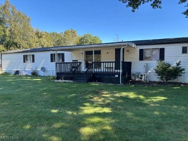 416 Sailfish Lane SE, New Philadelphia, OH 44663