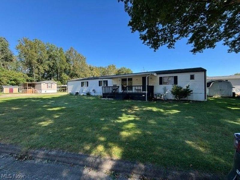 416 Sailfish Lane SE, New Philadelphia, OH 44663 Photo 2