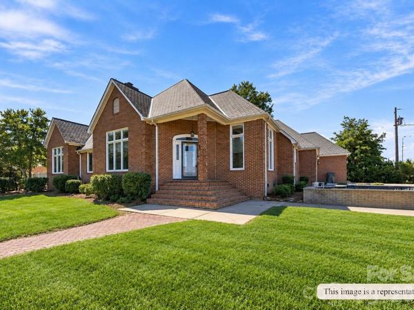 100 Country Creek Drive , Kings Mountain, NC 28086