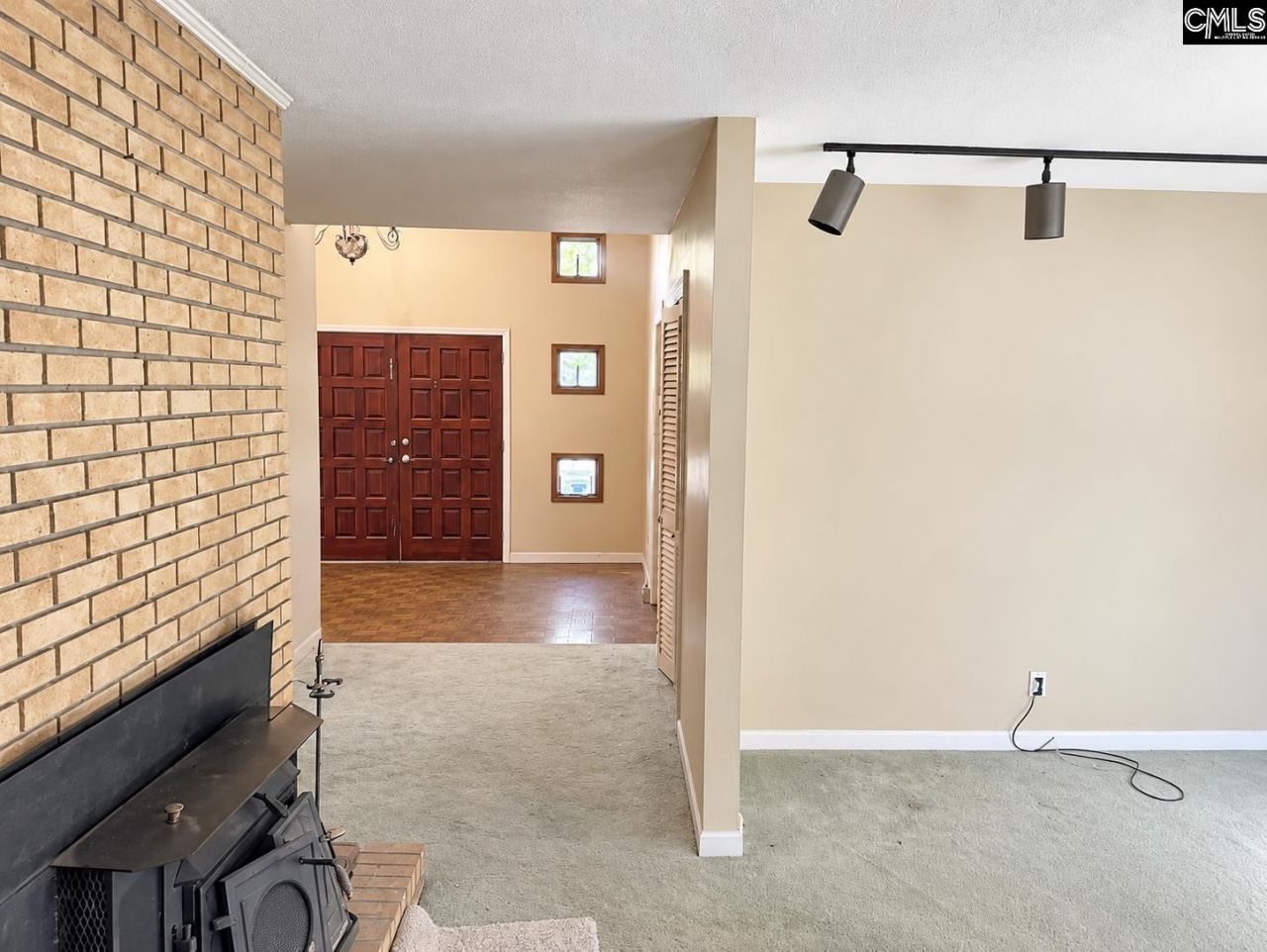 345 Marion Street Photo 14
