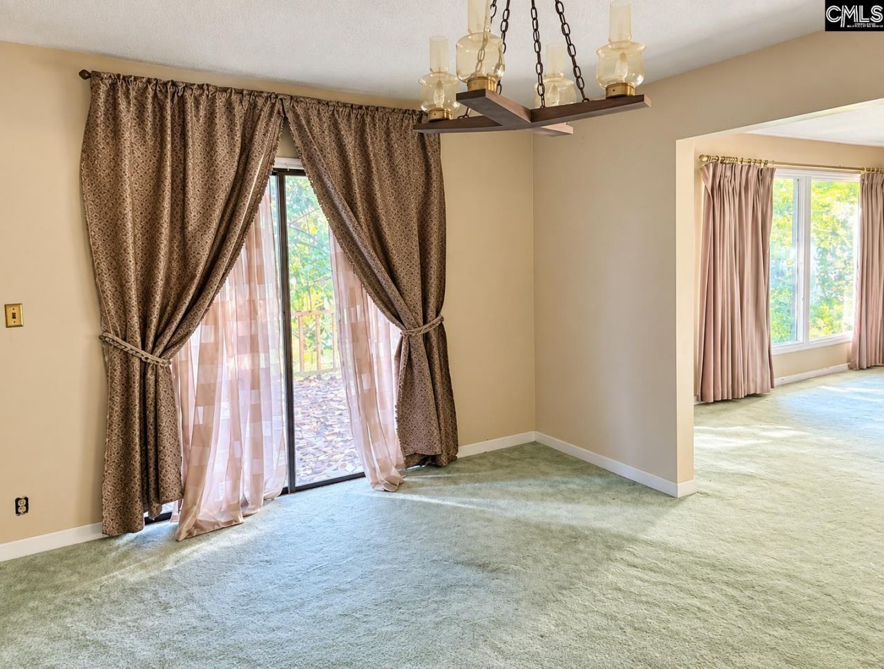 345 Marion Street Photo 16