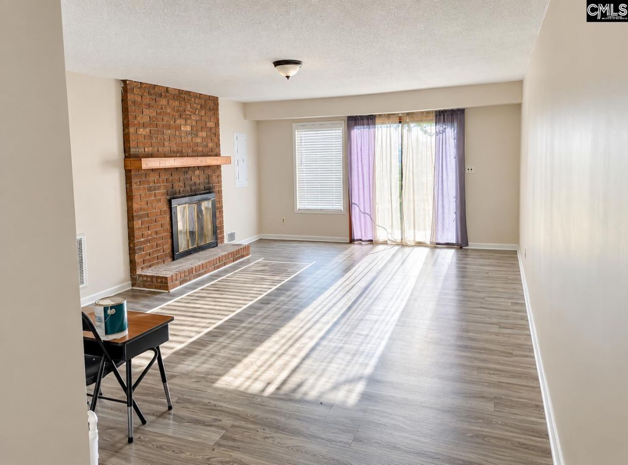 345 Marion Street Photo 29