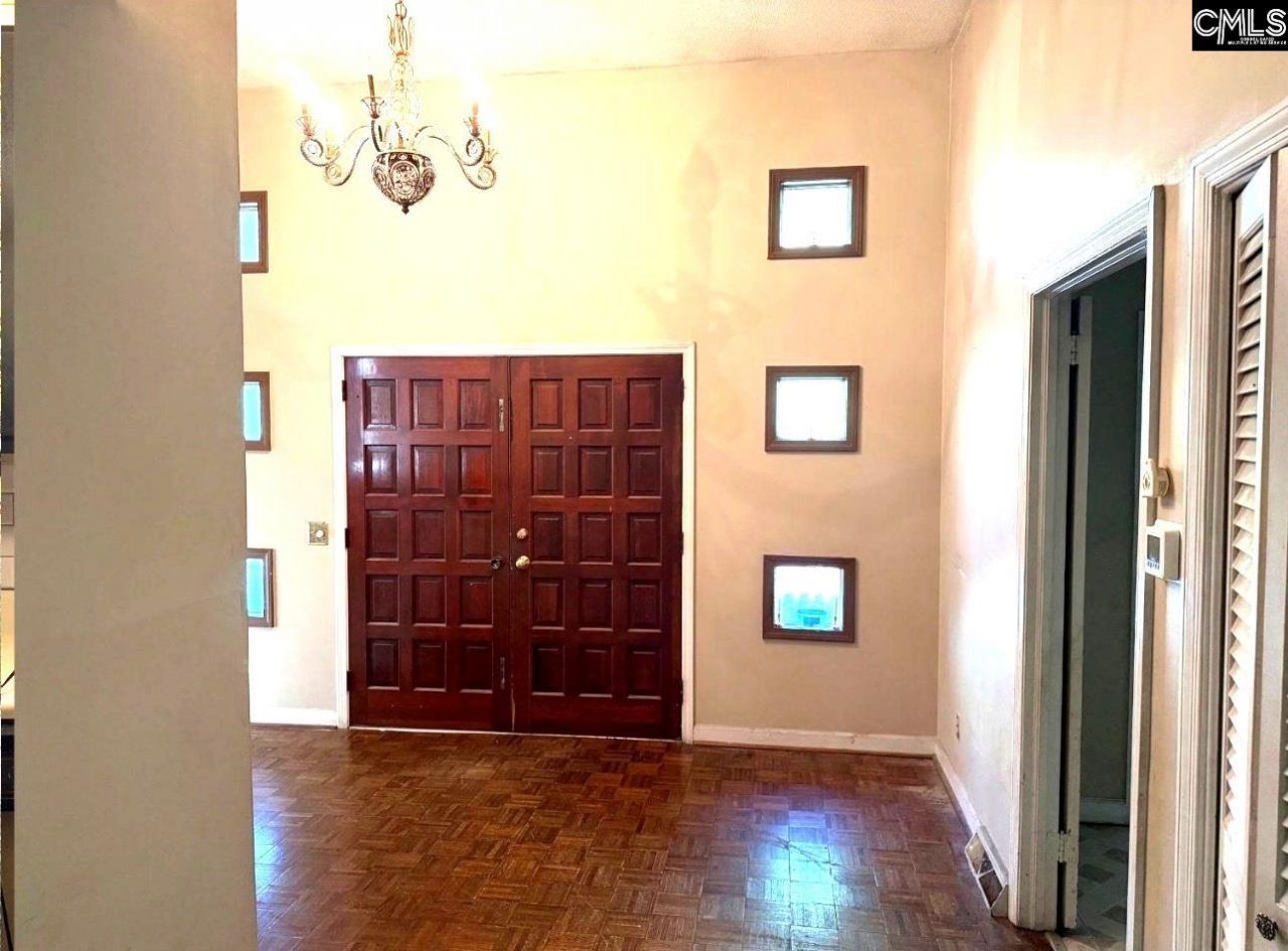 345 Marion Street Photo 6