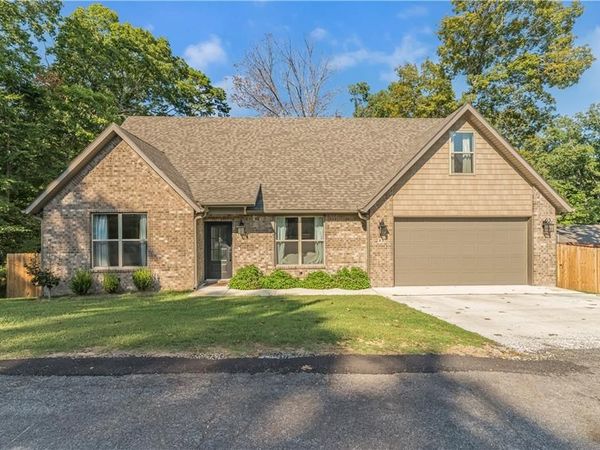 13 Hinckley Circle , Bella Vista, AR 72714