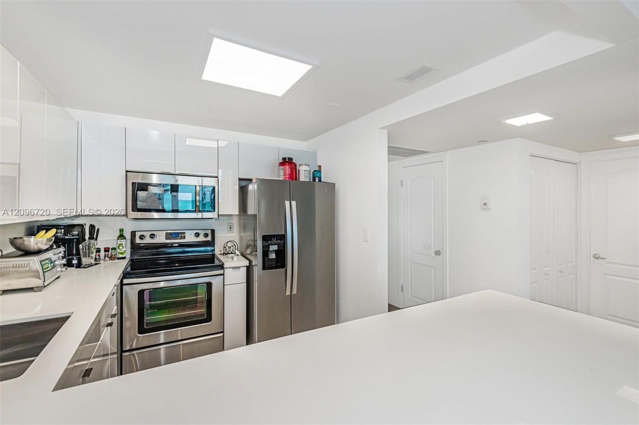 2301 Collins Ave, Unit 625, Miami Beach, FL 33139 Photo