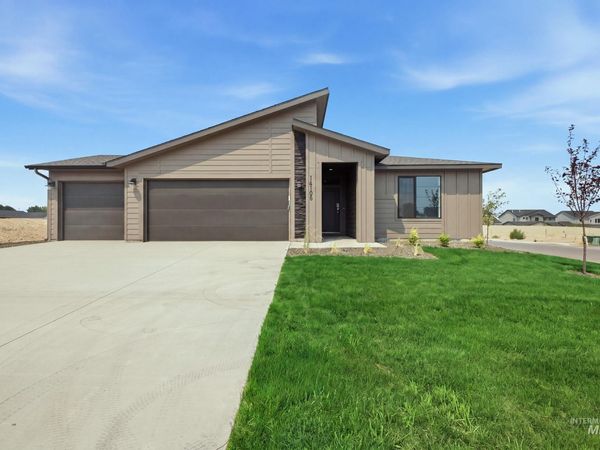 2323 N 8th E St, Mountain Home, ID 83647