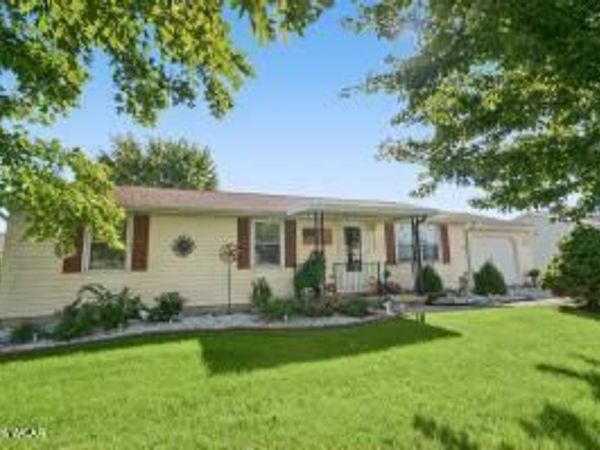 922 Dearbaugh Avenue, Wapakoneta, OH 45895