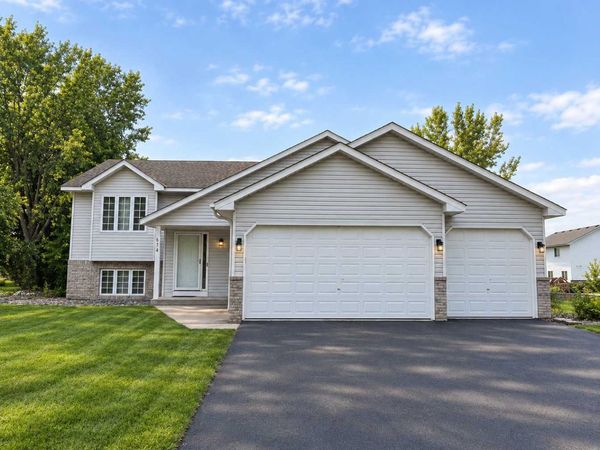 674 Lois Lane, Lino Lakes, MN 55014