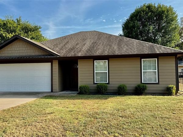 104 Herron Street, Farmersville, TX 75442