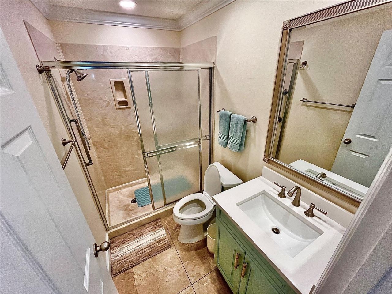 4005 Oakley Greene , Unit 19, Sarasota, FL 34235 Photo