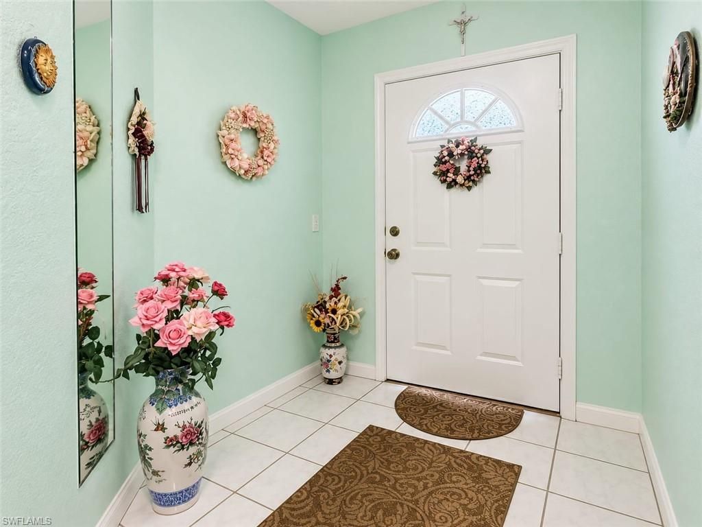 281 Gabriel Cir, Unit 6, Naples, FL 34104 Photo