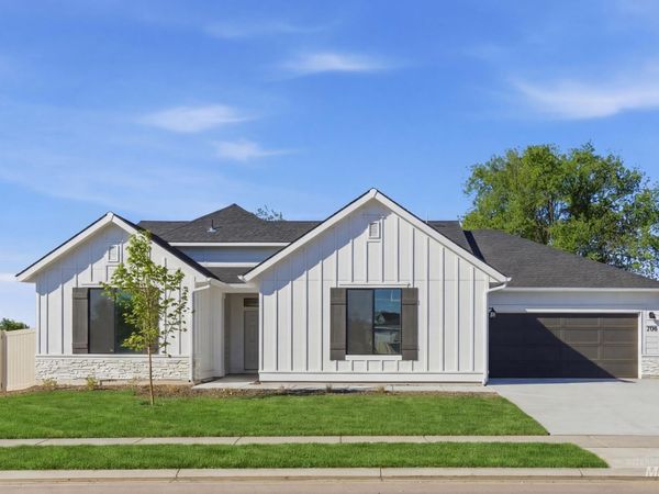 2351 N 8th E St, Mountain Home, ID 83647