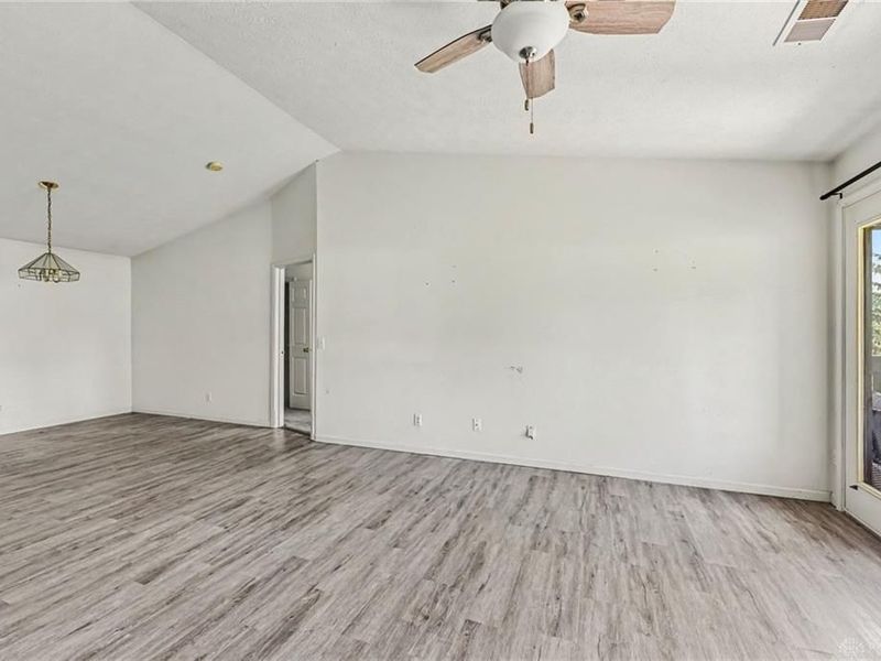 1655 Piper Lane, Unit 206, Dayton, OH 45440 Photo 12