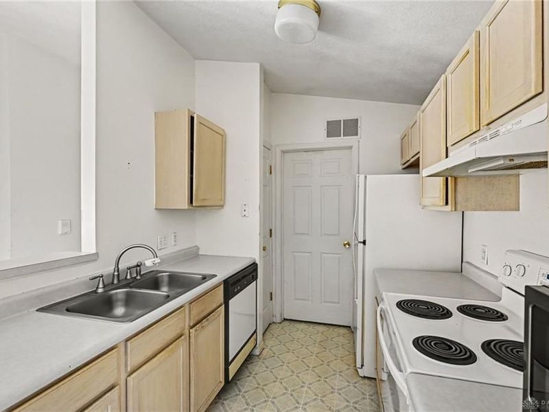 1655 Piper Lane, Unit 206, Dayton, OH 45440 Photo 7