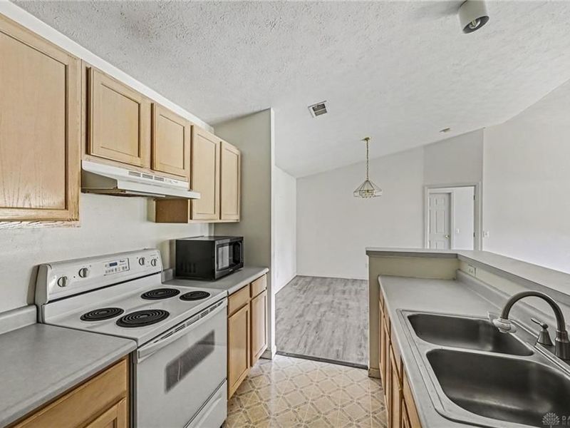 1655 Piper Lane, Unit 206, Dayton, OH 45440 Photo 8